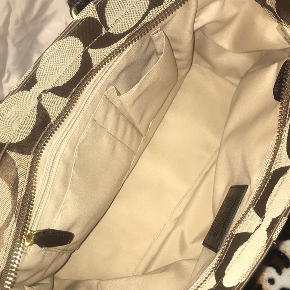 Coach Tote w/ Wallet - Picture 5 of 16